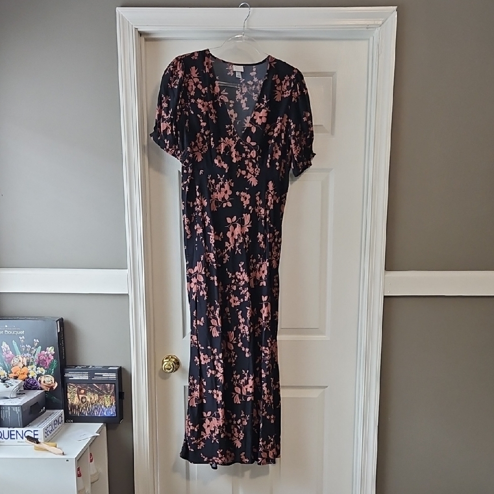 Floral V-Neck Maxi Dress - Black and Pink